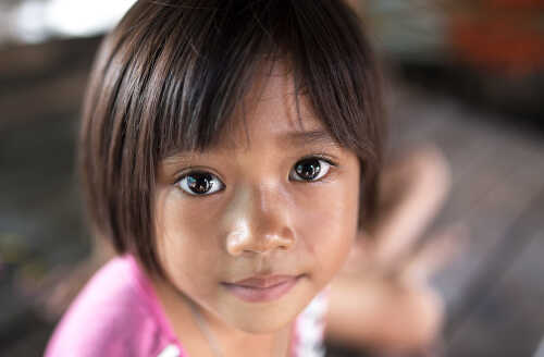 Nærbilde av jente fra filipinene